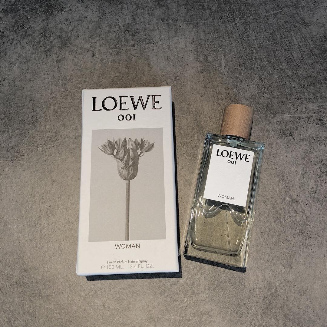  Loewe 001 Woman